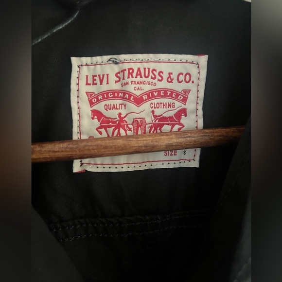 Levi’s Women’s Iconic Jumpsuit In Black - Picture 6 of 14